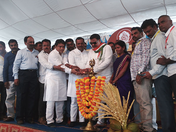 ಒಂದೇ ಸೂರಿನಡಿ ಉತ್ತಮ ಗುಣಮಟ್ಟದ ಆಹಾರ ಪದಾರ್ಥಗಳ ಮಾರಾಟ: ಸಚಿವ ಯು.ಟಿ.ಖಾದರ್ ಒಂದೇ ಸೂರಿನಡಿ ಉತ್ತಮ ಗುಣಮಟ್ಟದ ಆಹಾರ ಪದಾರ್ಥಗಳ ಮಾರಾಟ: ಸಚಿವ ಯು.ಟಿ.ಖಾದರ್